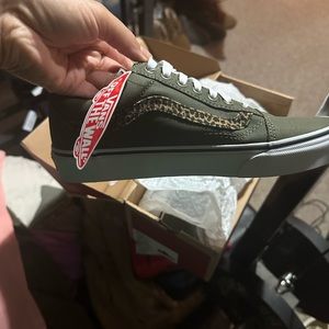 Olive green x cheetah vans women’s 9 new